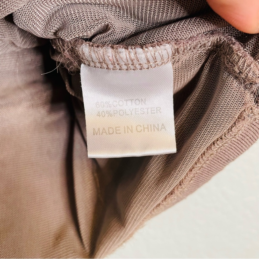 White Fox Taupe Cropped Tank Top | Medium - Picture 4 of 5